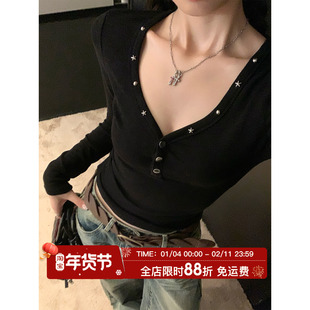 HuoHuo 铆钉宣言 辣妹修身长袖T恤女秋冬季新款2025V领短款打底衫