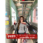 色彩构图2026春夏新款 HuoHuo 肩颈诗行 女软糯斜肩拼色假两件T恤