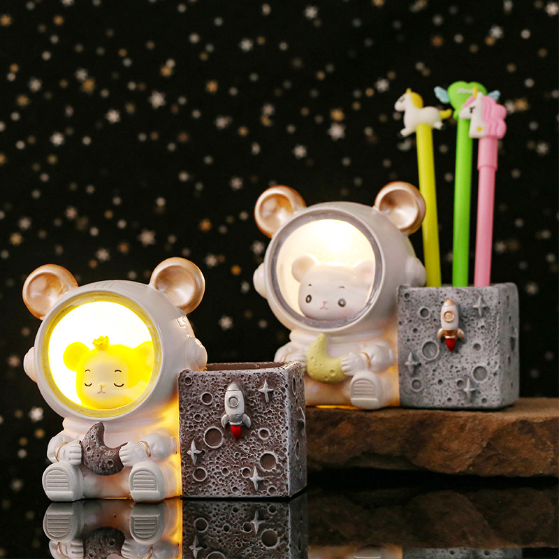 多功能芭拉熊笔筒小夜灯办公桌面收纳学生树脂摆件生日礼物礼品