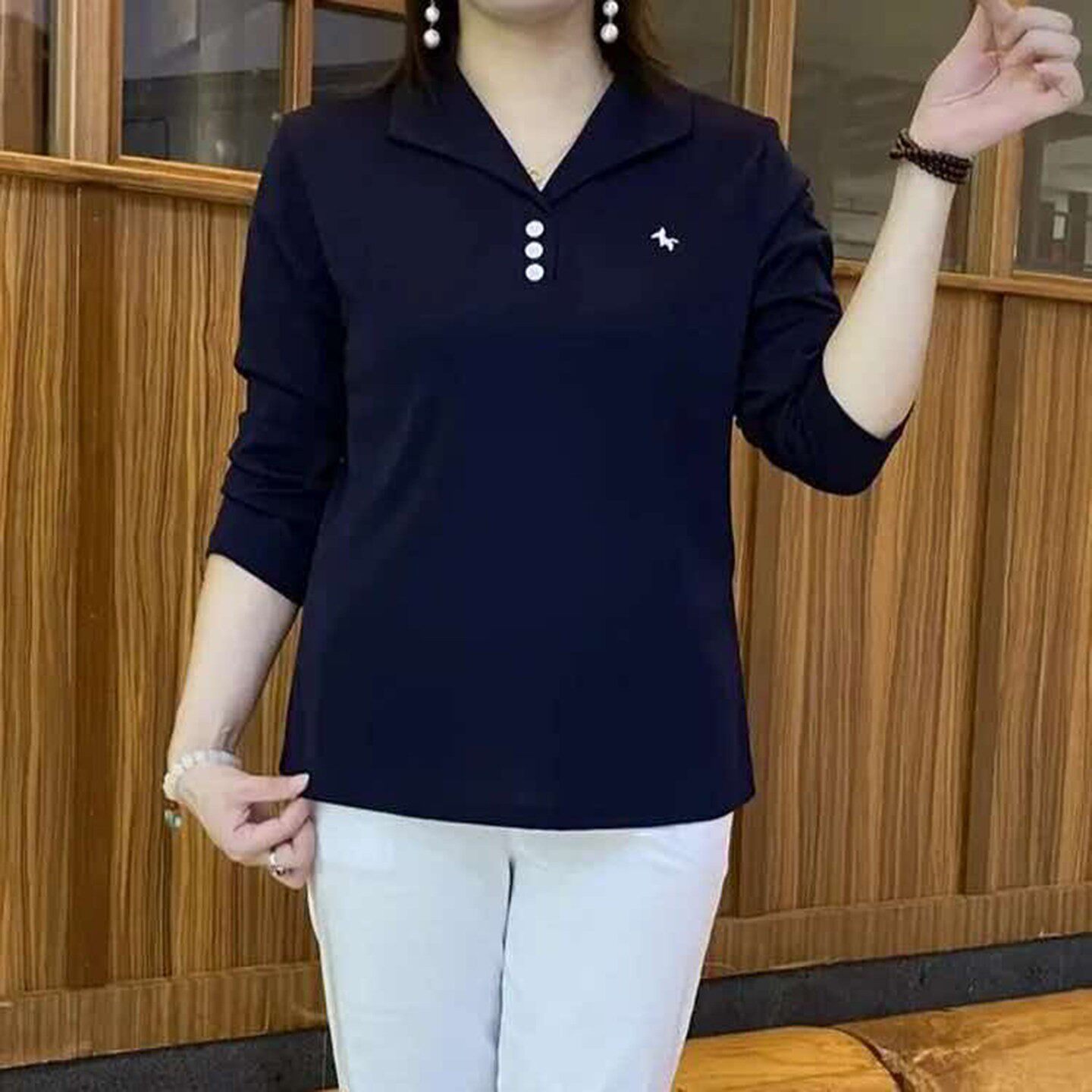 铂瑾精选女装店春秋季时尚休闲纯色V领长袖T恤女士百搭上衣妈妈a4