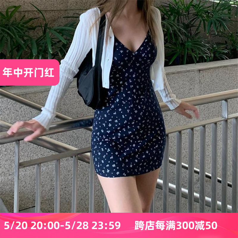 KINGGIRL韩风ins蓝色风铃碎花BM少女感V领吊带连衣裙高腰包臀短裙