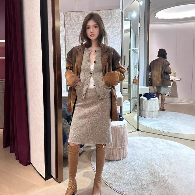 南油高定25秋冬新品名媛风单排扣百搭圆领素色针织开衫外套女半裙