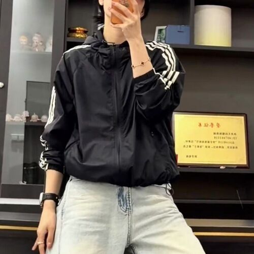 运动风连帽双面穿防晒短外套女