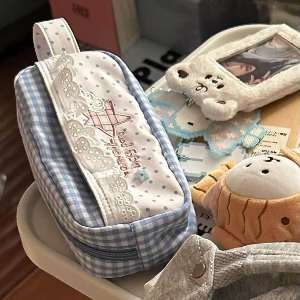 蓝白蕾丝花边笔袋ins日系可爱高颜值手提化妆包少女旅游杂物收纳