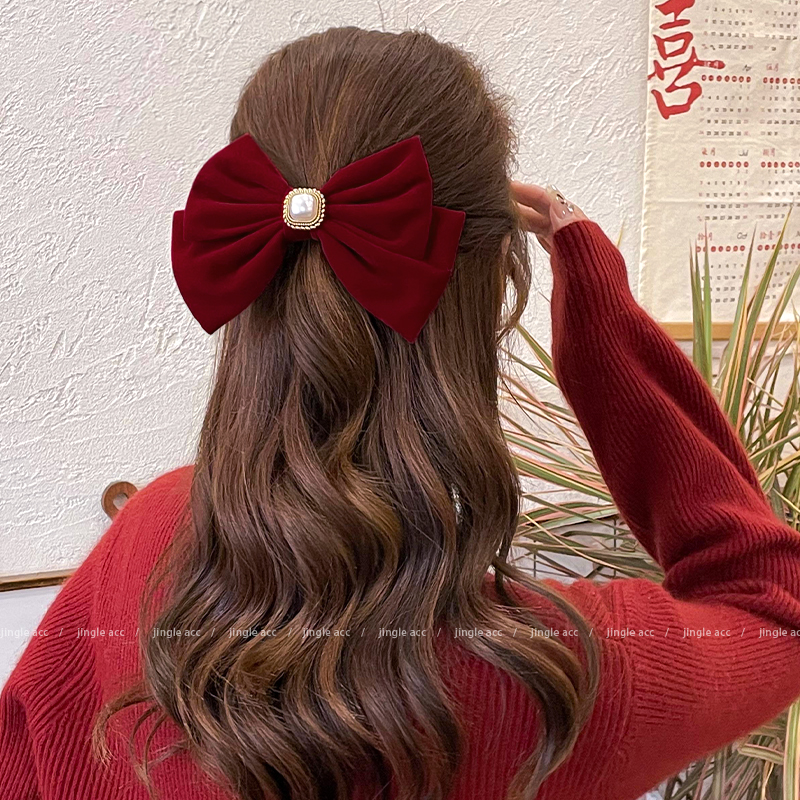 敬酒显气场订婚新娘蝴蝶结发饰