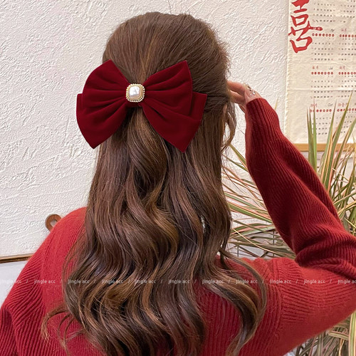 敬酒显气场订婚新娘蝴蝶结发饰