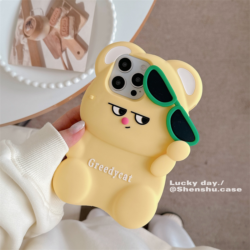 搞怪可爱立体戴墨镜小熊适用苹果15手机壳iPhone16promax新款15Pro全包13硅胶软壳14防摔套14Pro小众女16创意