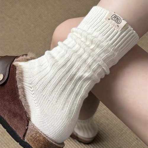 慵懒针织粗线袜陪雪地靴