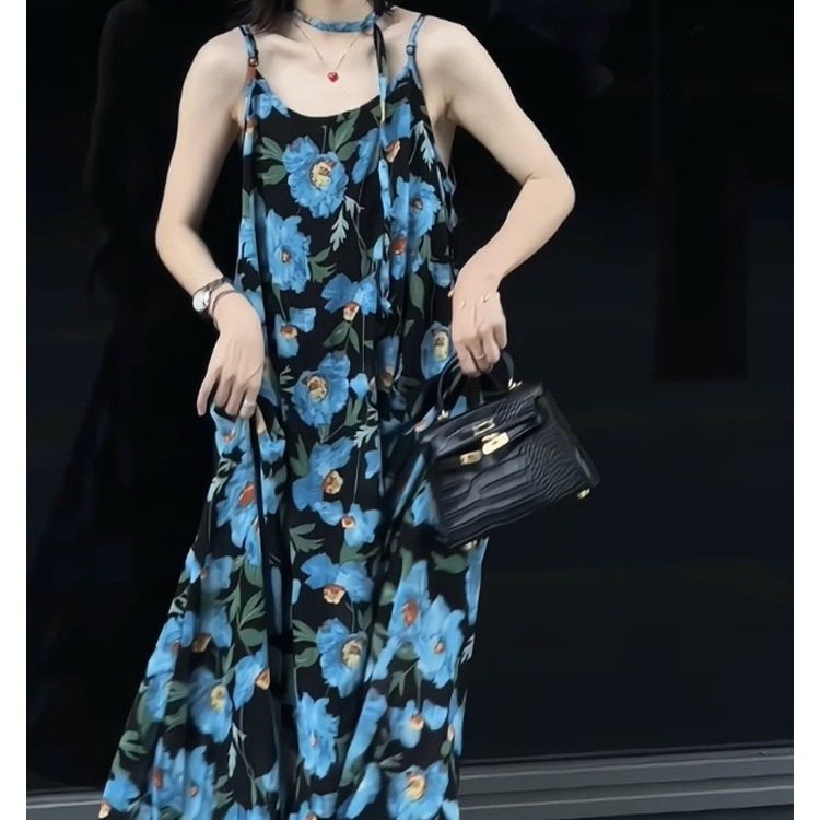 2024新款法式海边度假长裙蓝色花色无袖吊带显瘦连衣裙女夏