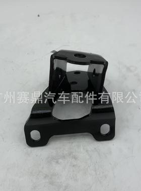 48824-60130适用于丰田兰德酷路泽LANDCRUISER右平衡杆支架