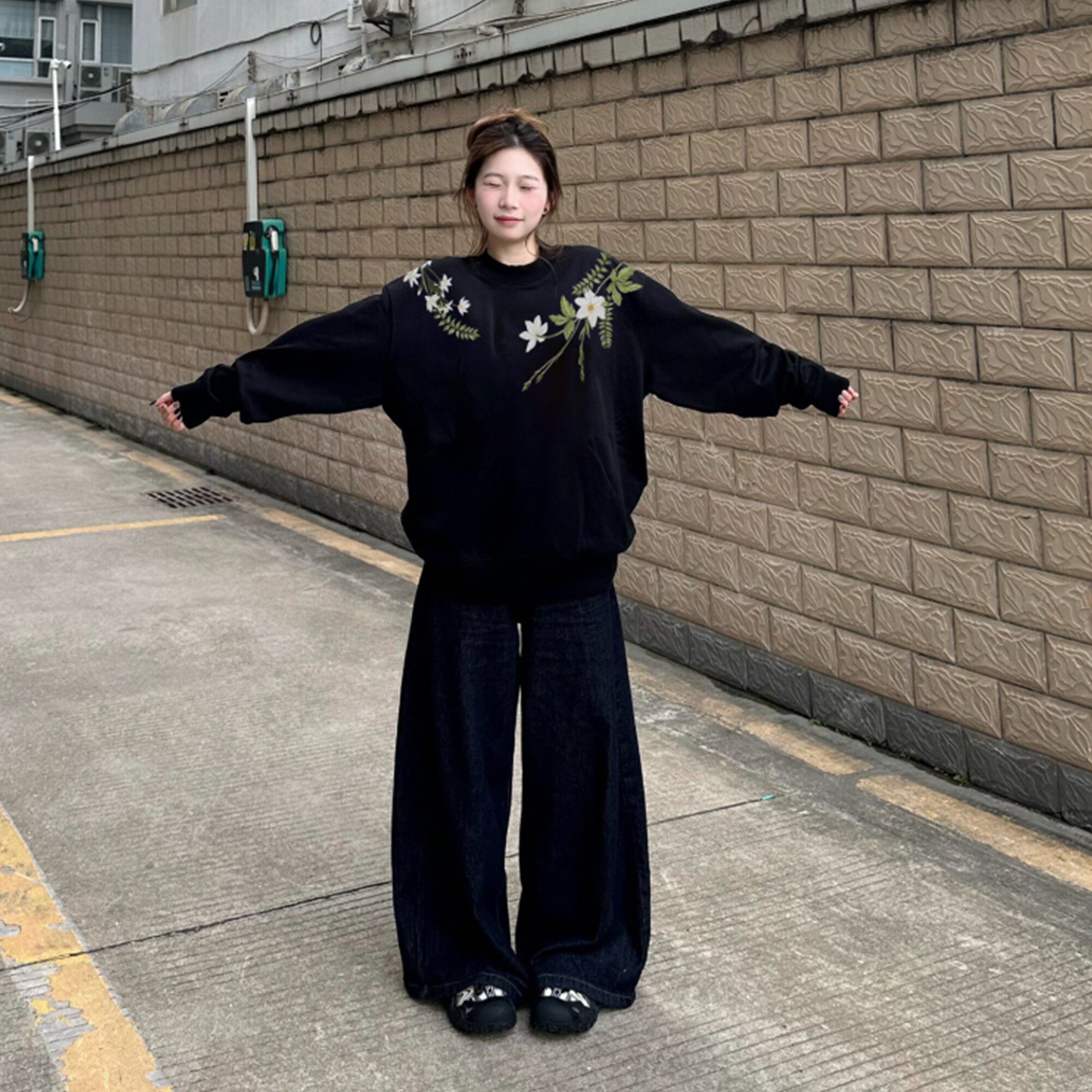 加绒加厚无帽圆领卫衣女款新款2025爆款时尚洋气宽松慵懒风初中生