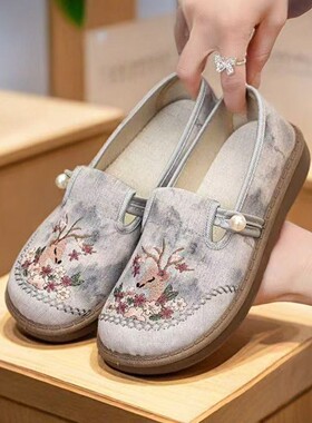 瞿聃风貌优选女鞋2026新款绣花鞋子中国风老北京布鞋一脚蹬妈妈a9