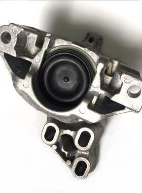 2462400617 适用于奔驰A-CLASS W176 支撑胶垫 机脚胶