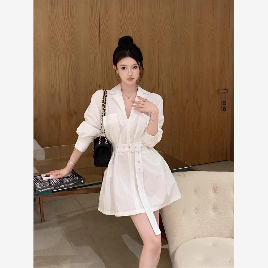 白色polo领长袖衬衫连衣裙女夏季修身收腰短裙设计感显瘦a字裙子