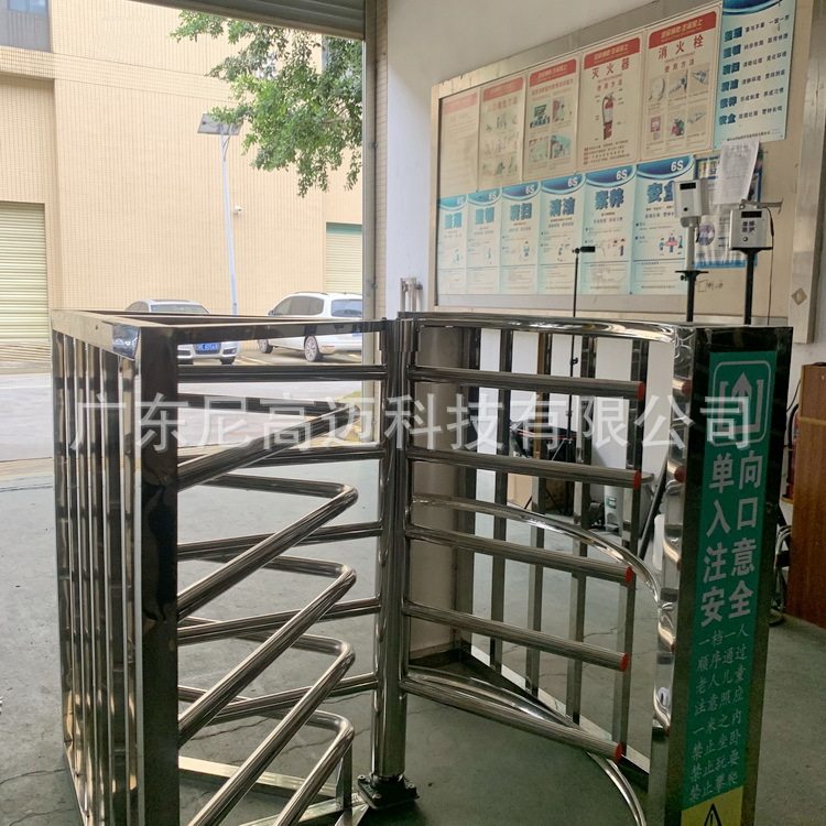 广场出口单向不锈钢栅栏护栏门火车站旋转手推导向滚匝通道进出器