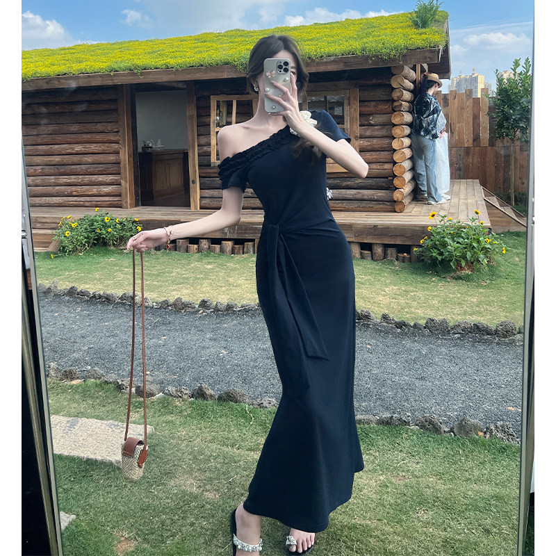 实拍夏季新款韩版高级感拼接木耳边显瘦设计感斜肩绑带百搭连衣裙