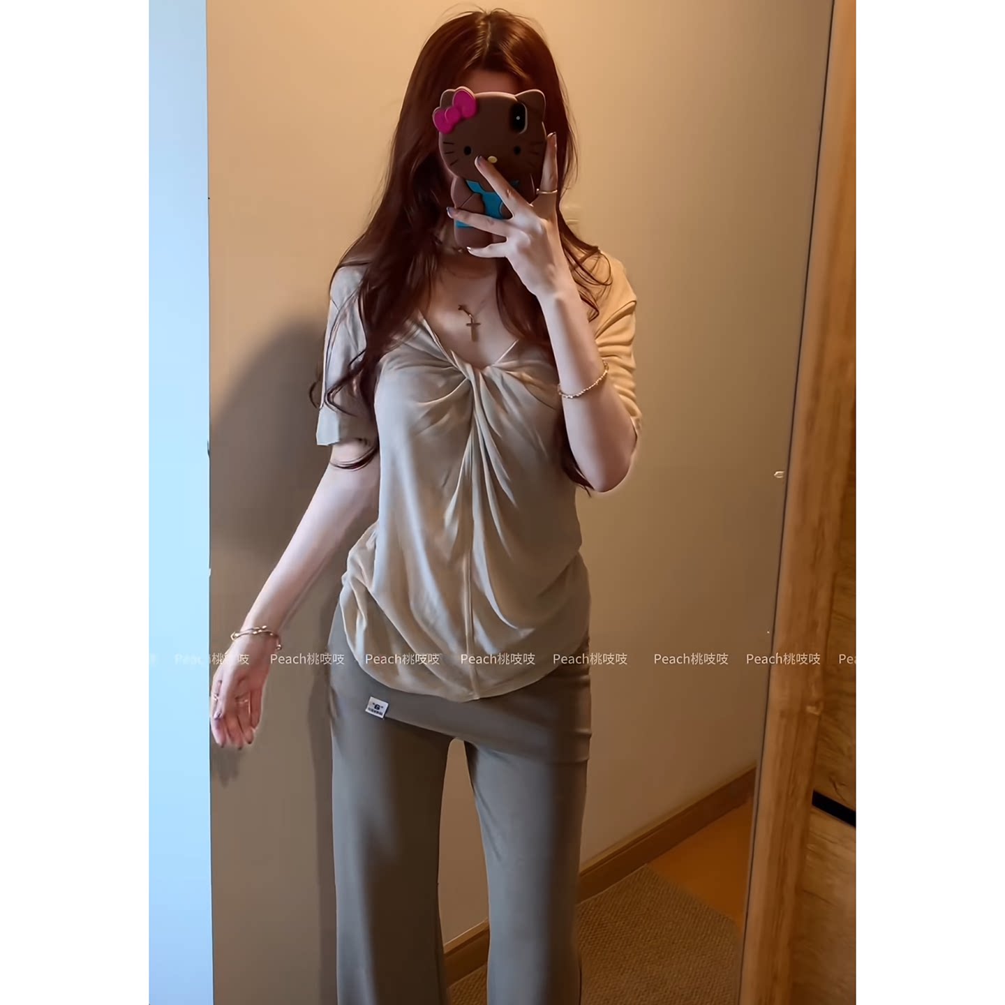 辣妹设计感扭结V领短袖针织上衣显瘦气质百搭外穿轻薄小众舒适T恤