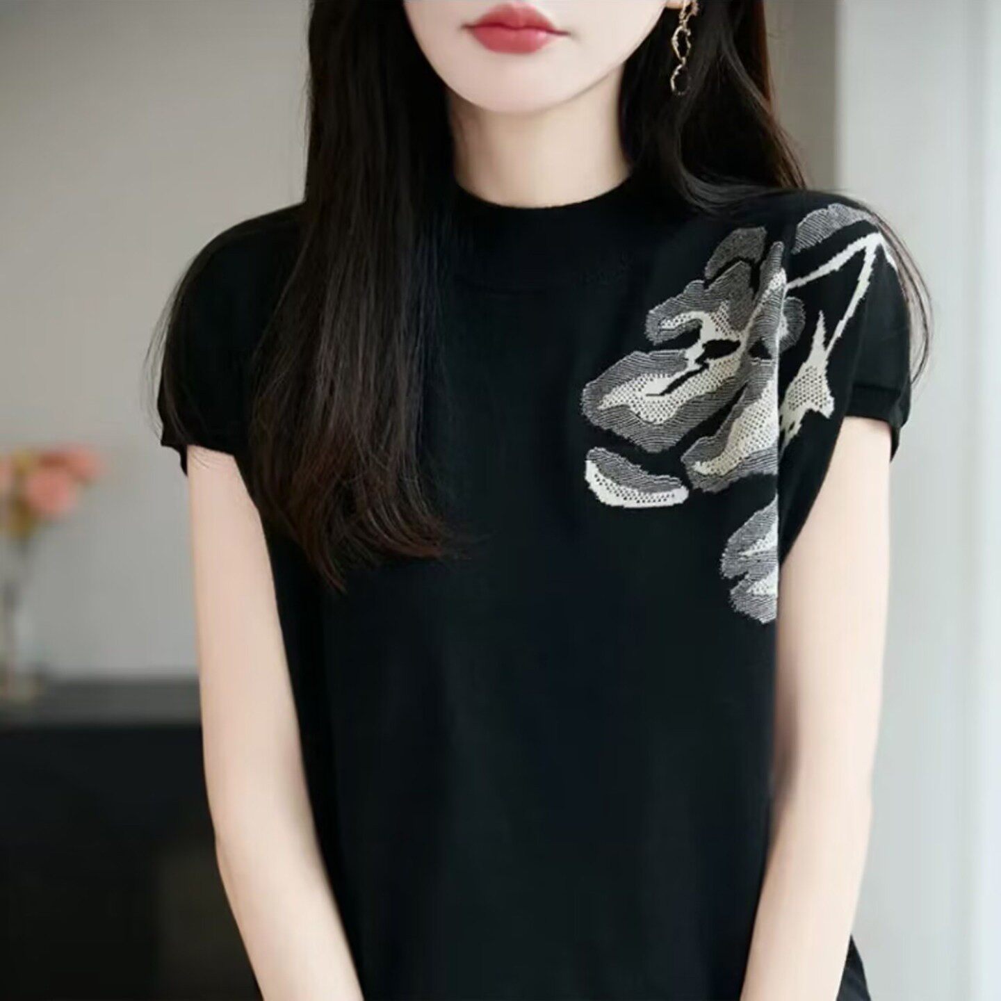 路途女装半高领刺绣短袖针织衫夏季女士圆领显瘦T恤时尚百搭上a6