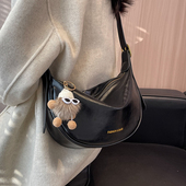 斜挎包包女式 饺子包小众大容量日常通勤上班单肩超火女包 2026新款