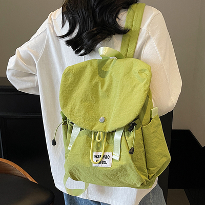 新款简约双肩包时尚休闲女旅行包