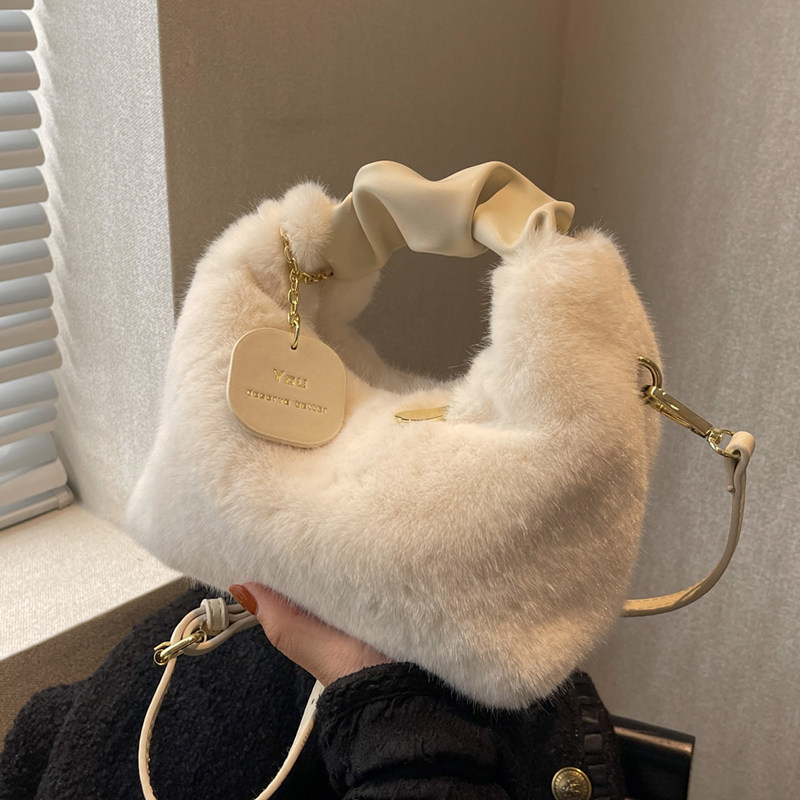 毛绒包包女式2026新款小众秋冬毛茸茸百搭小毛毛包手提单肩斜挎包