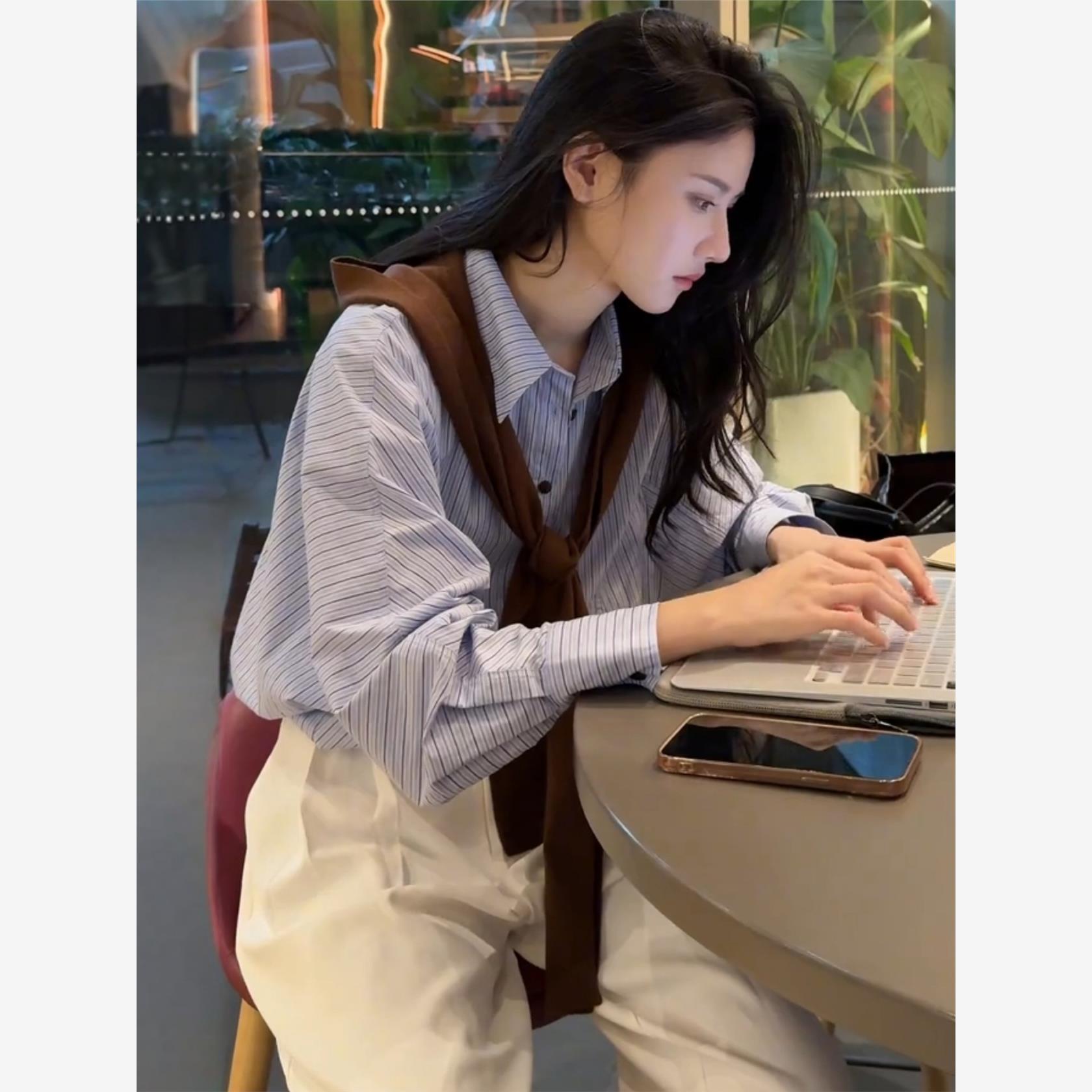 早秋穿搭一整套大码胖mm长袖条纹衬衫披肩阔腿裤韩系高级感套装女