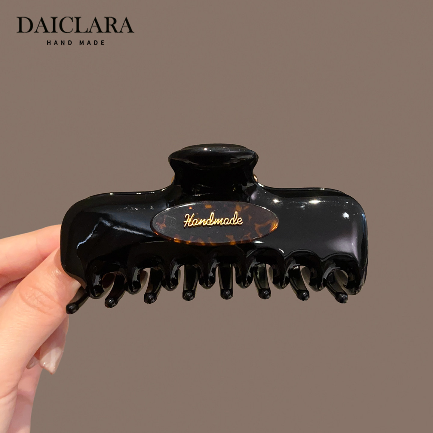 韩系简约黑色字母金标抓夹时髦百搭气质后脑勺盘发鲨鱼夹发饰,饰品/流行首饰/时尚饰品新,发饰,淘宝优惠券,粉丝福利购,淘宝优惠卷