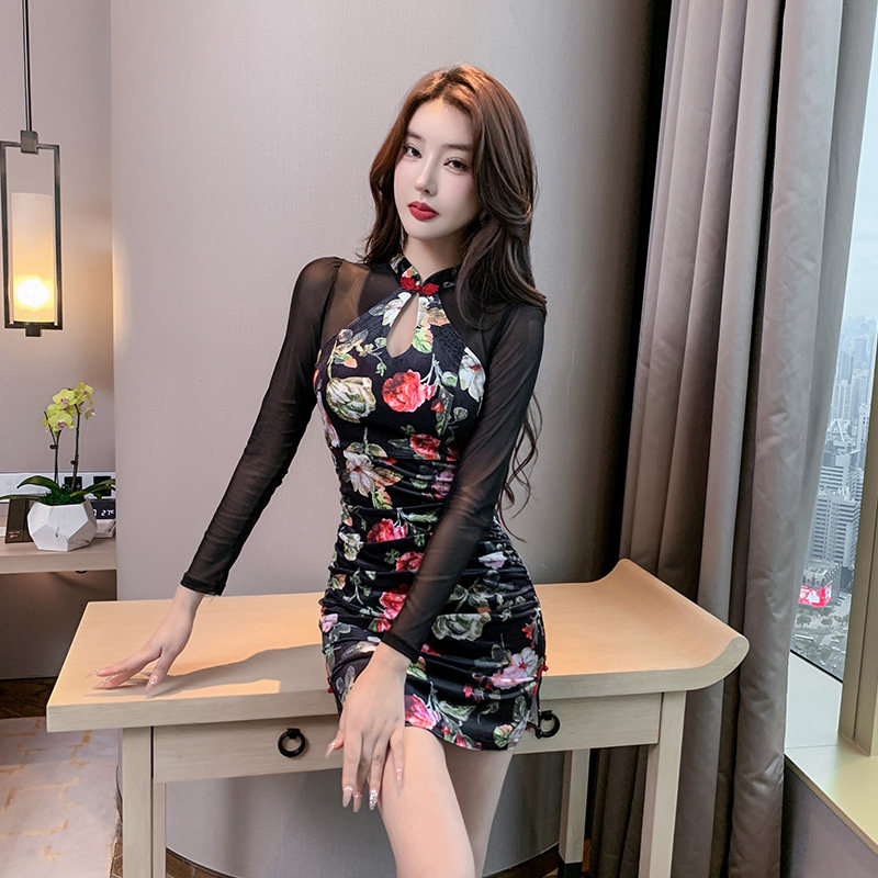 夜总店改良旗袍2025新款长袖印花性感连衣裙女包臀足疗技师工作服
