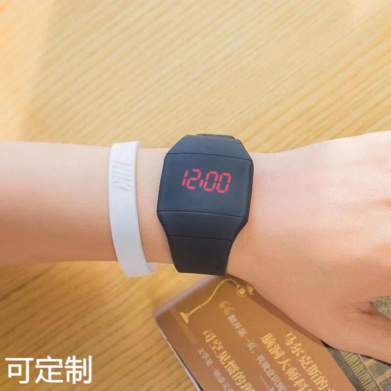 外贸热销运动硅胶电子表新款时尚潮流运动ledwatch学生手环手表