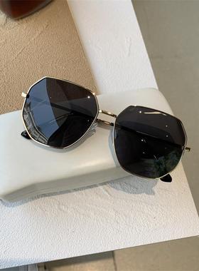 2025新款透明蓝色太阳镜男士多边形金属开车墨镜韩版潮百搭眼镜女