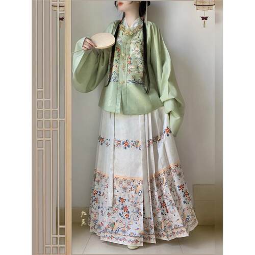 洛竹服饰白泽明制汉服女