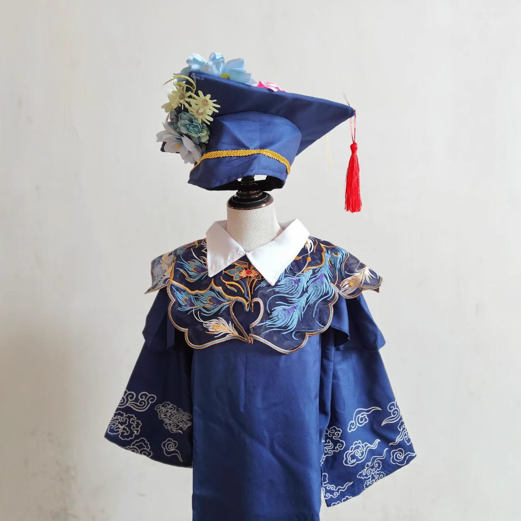 2026新款儿童博士服幼儿园学士服国风拍照毕业服学士服毕业季云肩