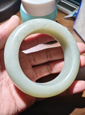 和田玉手镯且末料圈口56宽20厚13重126克