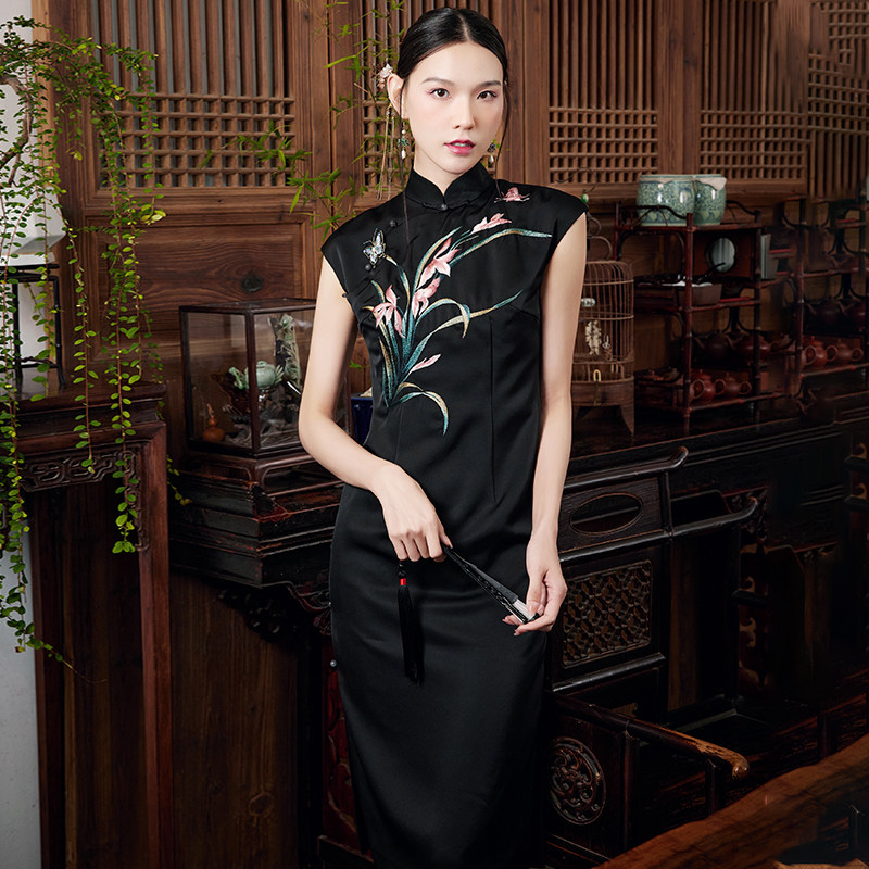 陌遇丨兰心丨中国风夏季新款复古改良缎面绣花文艺修身旗袍连衣裙
