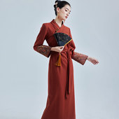 陌遇2025年秋冬新款 连衣裙 中国风原创设计羊毛呢绣花交领新中式