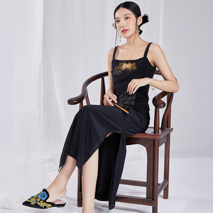 陌遇2025年夏季新款中国风汉元素气质真丝绣花内搭抹胸吊带连衣裙