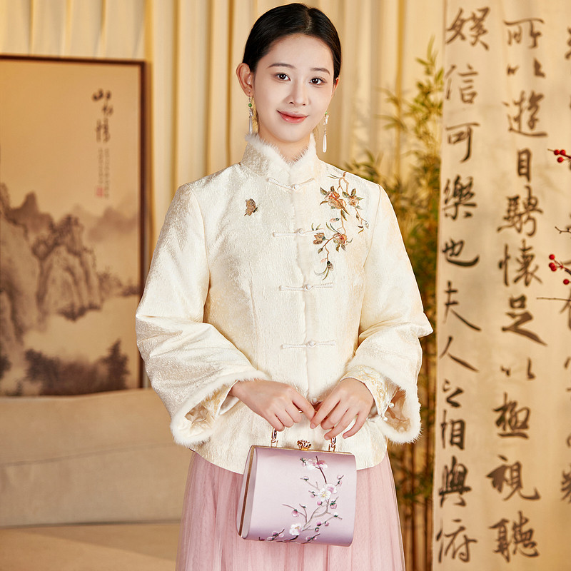 陌遇温柔高端绣花改良唐装外套