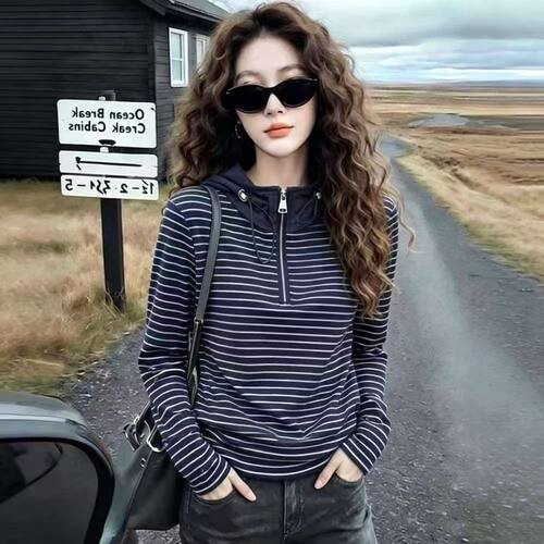 时尚条纹连帽半拉链长袖T恤女