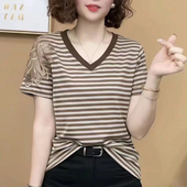 新款 V领条纹妈妈装 洋气大码 2025夏季 短袖 T恤女中老年女装 宽松小衫