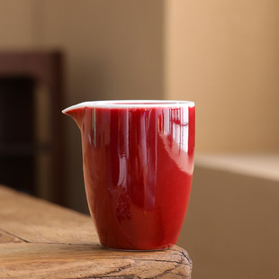 故宫红原矿郎红釉公道杯婚庆公杯陶瓷家用茶海纯手工防烫分茶器