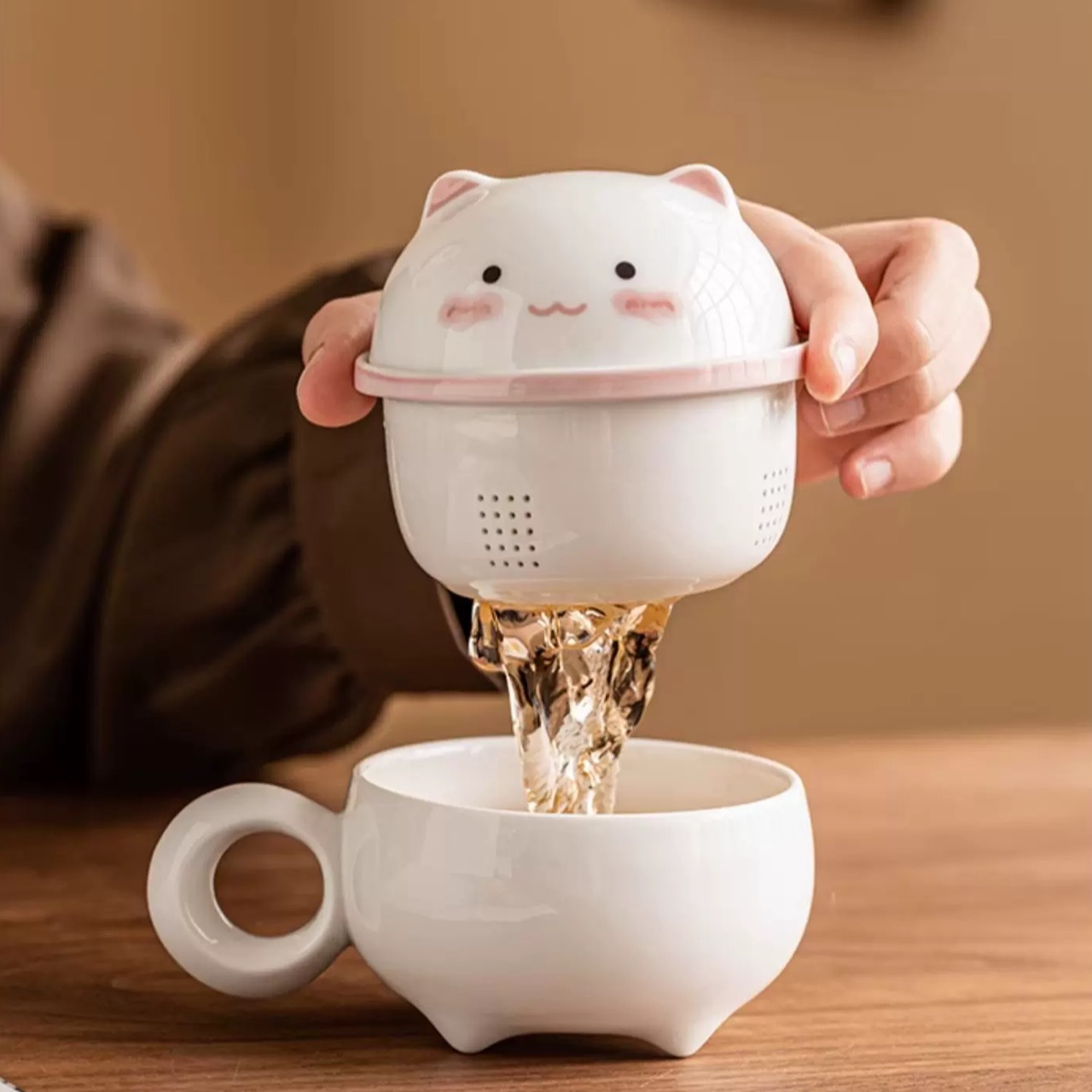 萌趣猫咪一人泡茶杯带过滤图片