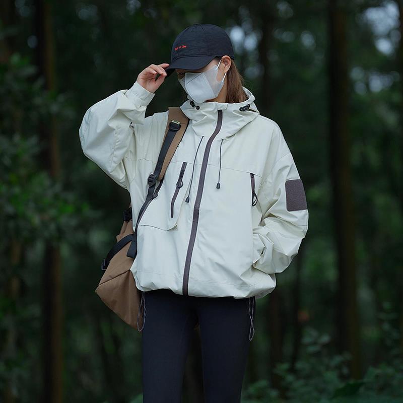 三防户外冲锋衣外套男款上衣春秋款防水防风登山服连帽机能夹克男