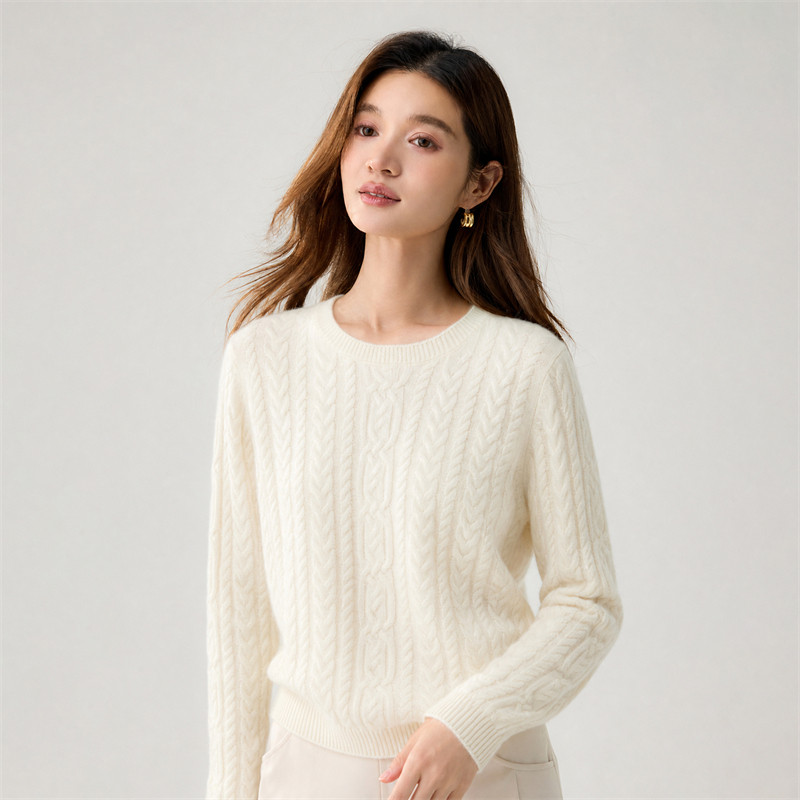 山羊绒拼色双麻花圆领保暖毛衣女