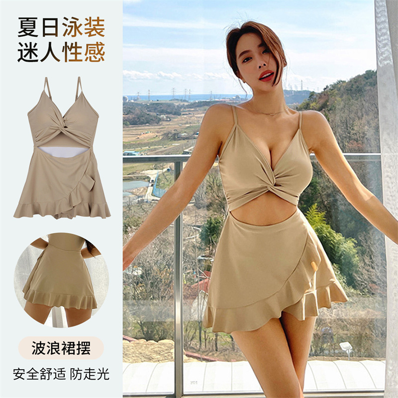 俞兆林带胸垫泳装透气修身显瘦连体泳衣裙女士聚拢美背度假