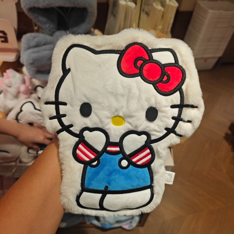 名创优品HelloKitty系列立体蝴蝶结异形加水暖水袋MINISO