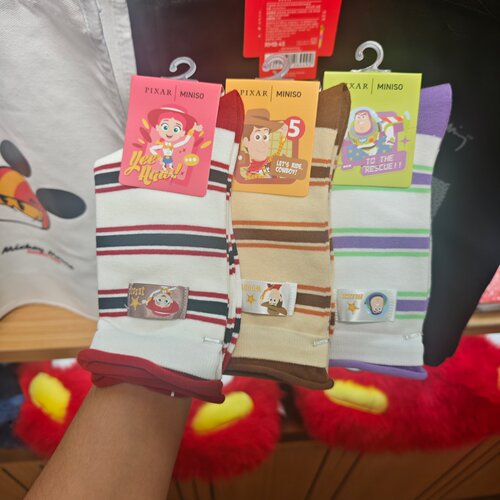 MINISO迪士尼玩具总动员系列条纹长袜胡迪巴斯光年翠丝名创优品