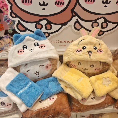 名创优品chiikawa系列女士三件套围巾小八乌萨奇名创优品