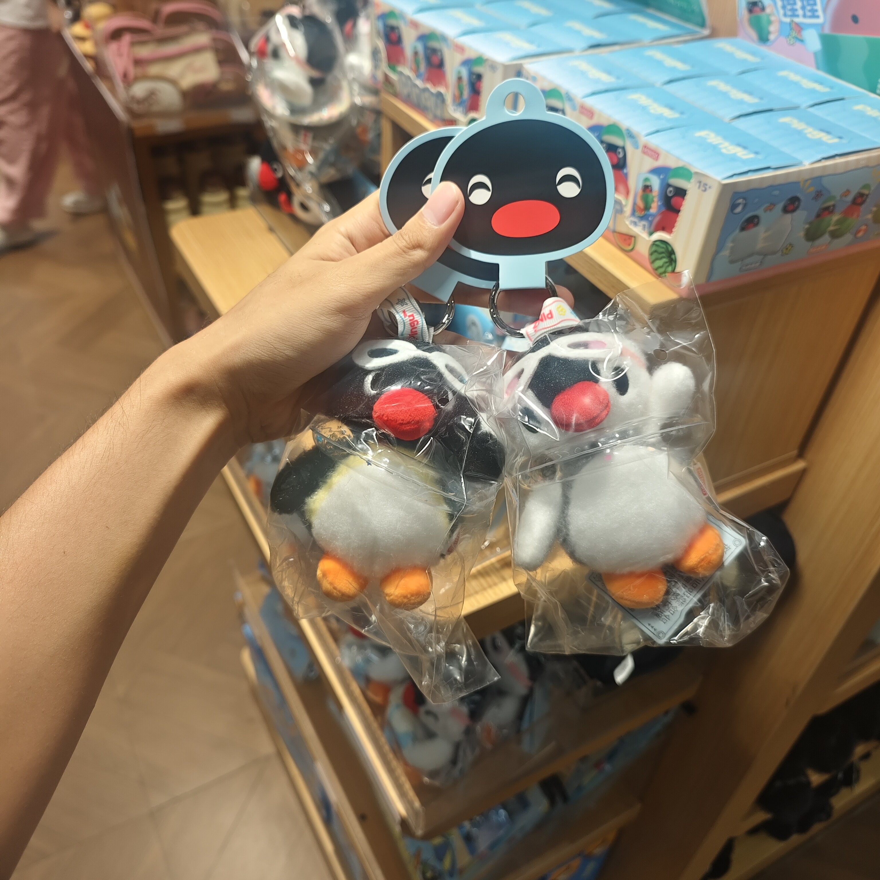 名创优品PINGU企鹅冰酷一夏系列摇摇乐挂件MINISO