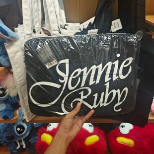 名创优品Jennie Ruby系列电脑包名创优品