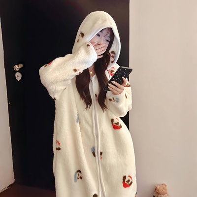 睡袍卡通女新款睡衣冬珊瑚绒加厚保暖睡袍外披斗篷长款可外穿连帽